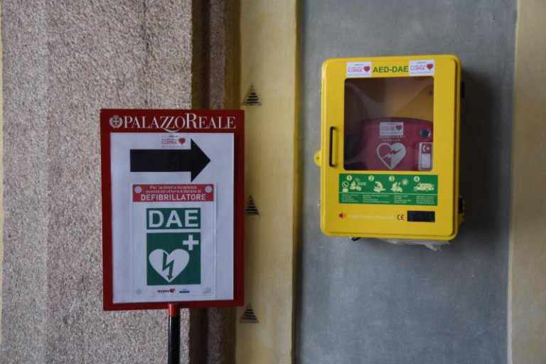Defibrillatore metropolitana Milano atm