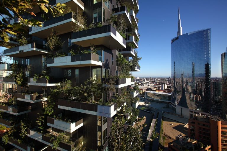 BOSCO VERTICALE: ecco chi vive negli appartamenti super lusso BOSCO VERTICALE: ecco chi vive negli appartamenti super lusso