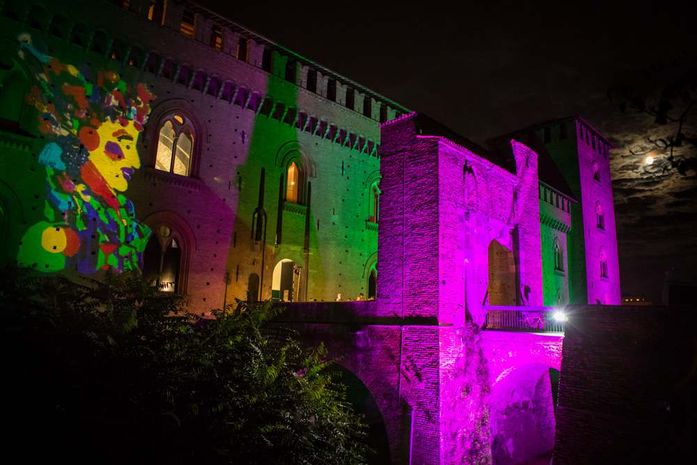 2015 AUTUNNO PAVESE DOC 63° La location il Castello Visconteo con le luci di Marco Lodola 3