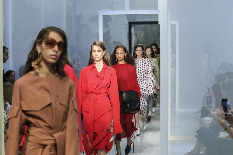 Calendario milano moda donna 2017 febbraio 