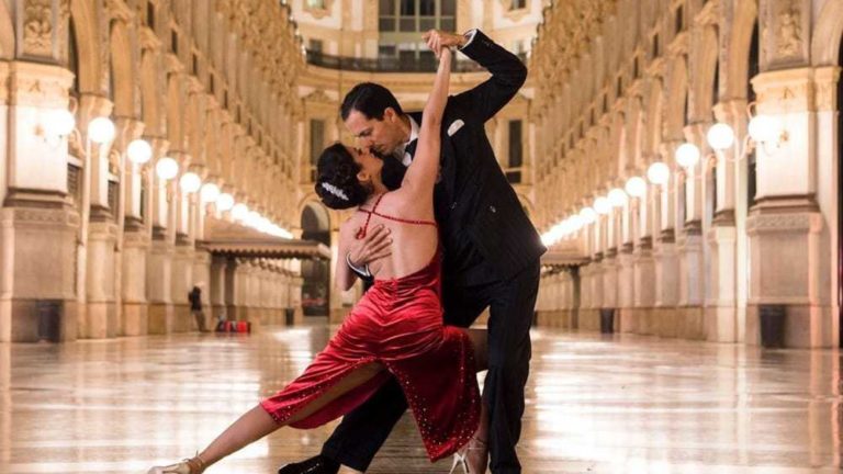 TANGO IN GALLERIA 