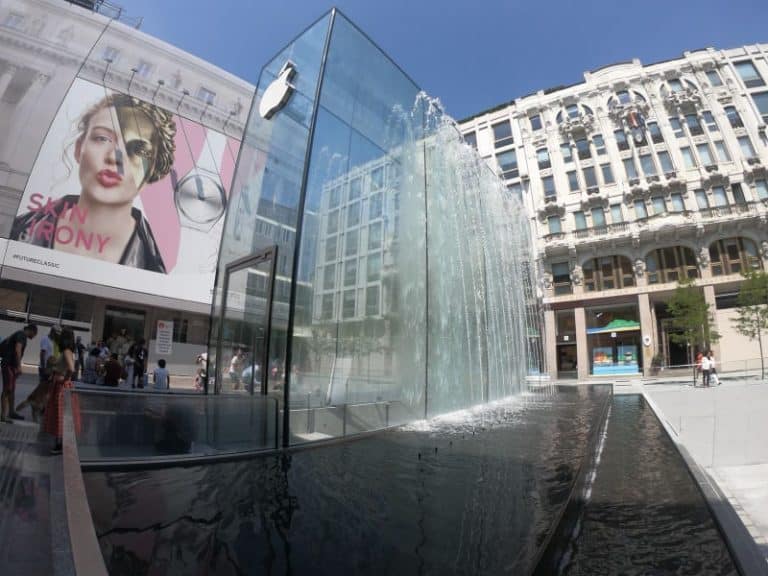 APPLE STORE 1