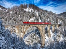 trenino rosso albula coira viadotto neve 1
