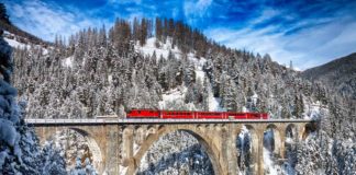 trenino rosso albula coira viadotto neve 1