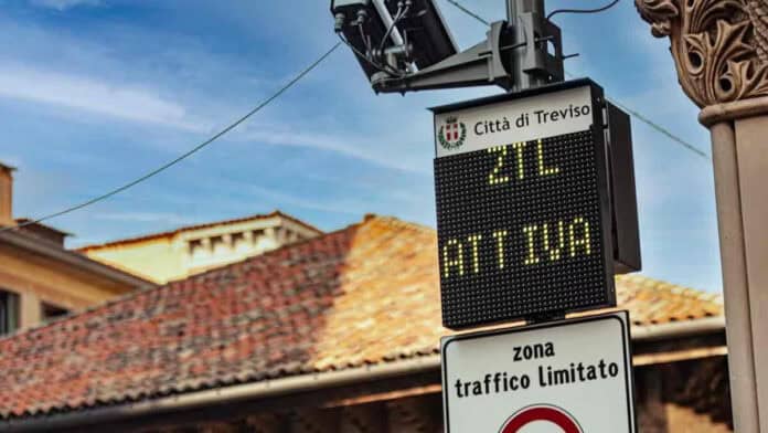Ztl Quadrilatero rinviata