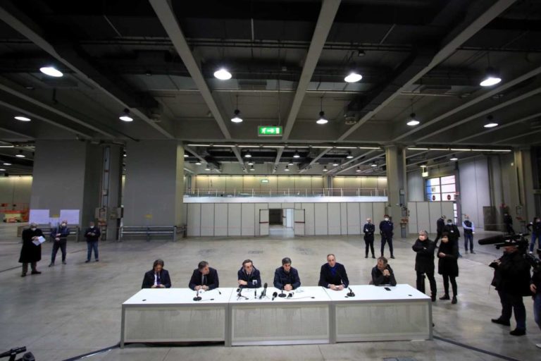 moncler dona 10 milioni ospedale fiera milano