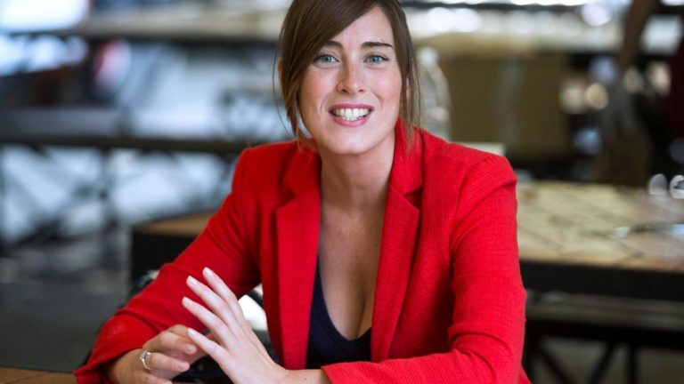 la deputata maria elena boschi propone di introdurre un bonus di 500 euro per le famiglie italiane che verranno in vacanza in italia 2433149