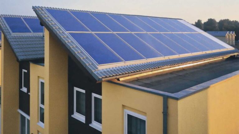 Pannelli fotovoltaici sul tetto condominiale 1280x720 1