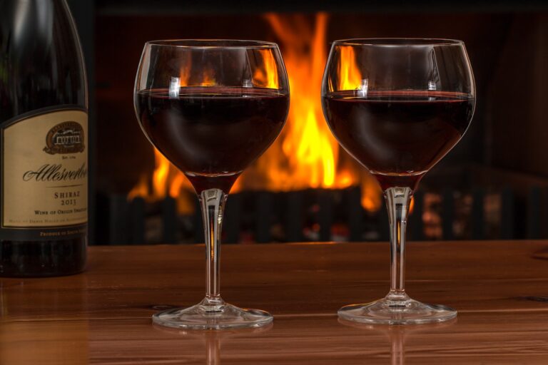 red wine 2443699 1920
