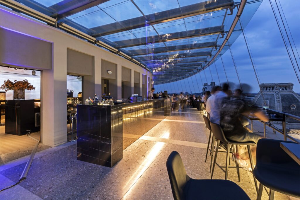 THE ROOF MILANO la nuova Terrazza dell'Hotel Cavalieri Prenotazioni