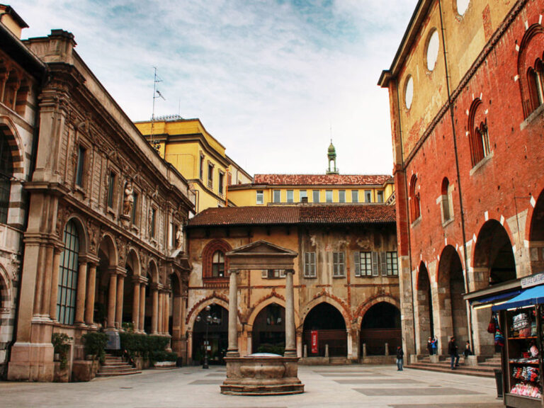 piazza mercanti milano 1200x900 1