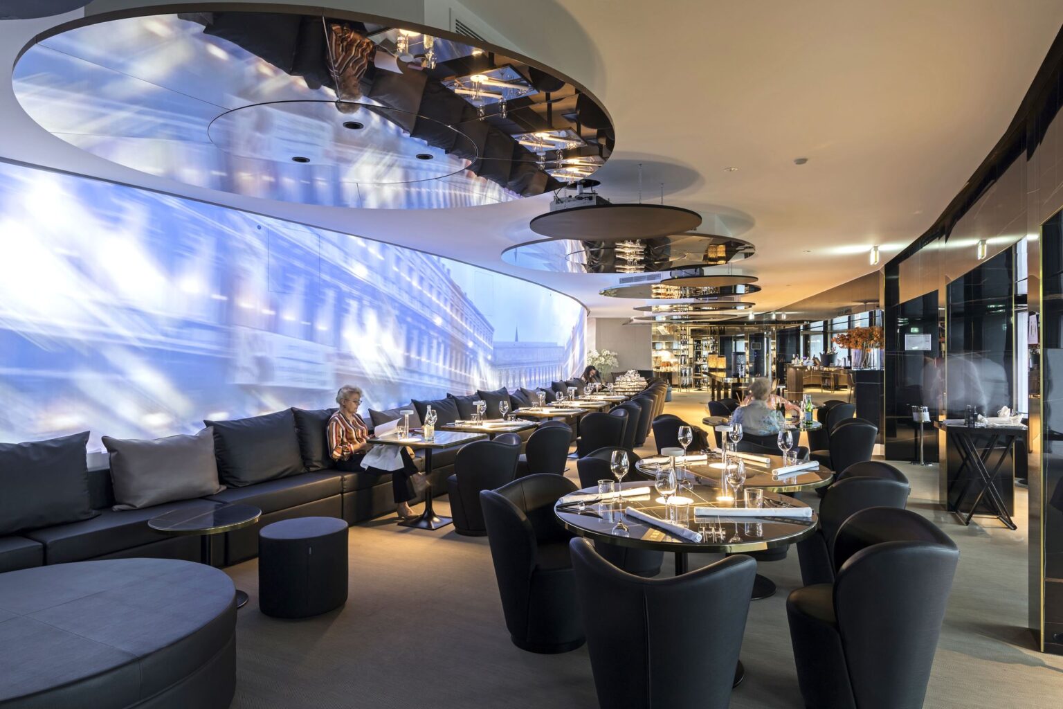 THE ROOF MILANO la nuova Terrazza dell'Hotel Cavalieri Prenotazioni