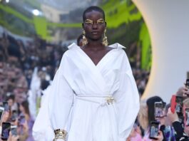 valentino paris fashion week sfilata camicia bianca primavera estate 2020 pierpaolo piccioli