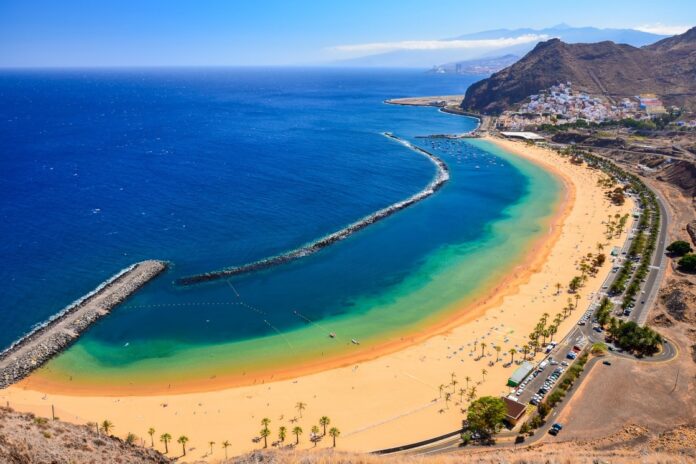 le bellissime spiagge delle canarie view of famous beach and ocean lagoon playa de las teresitas tenerife canary islands spain 828 3b5d