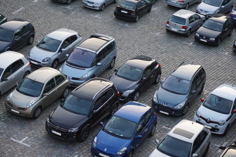 parking 825371 1920