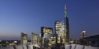 MilanoVerticale rooftop nightview photocourtesyMilanoVerticale UNAEsperienze
