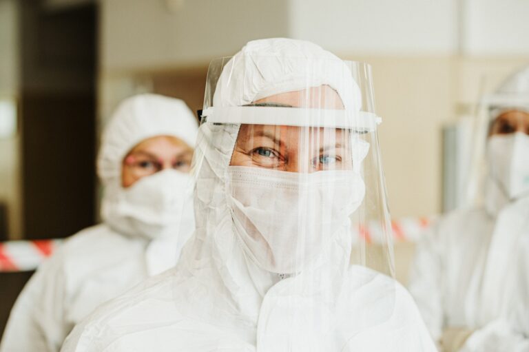 protective suit 5716753 1920