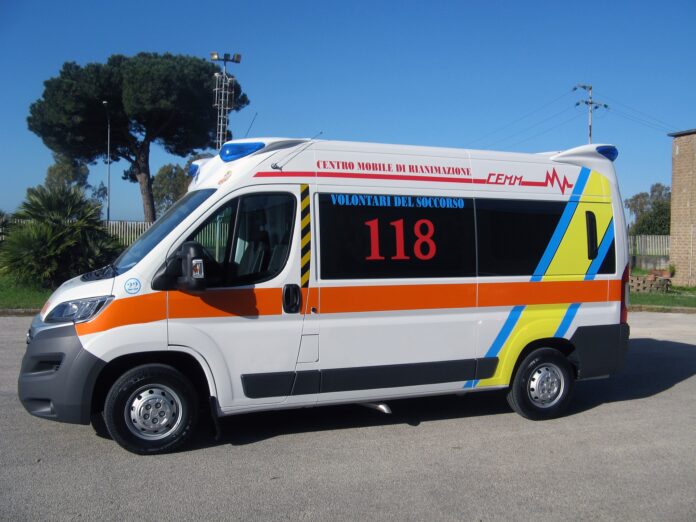 ambulance 4904559 1920