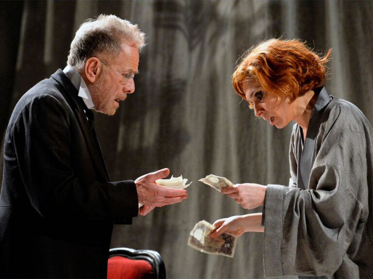 Il berretto a sonagli di Pirandello al Piccolo Teatro Strehler