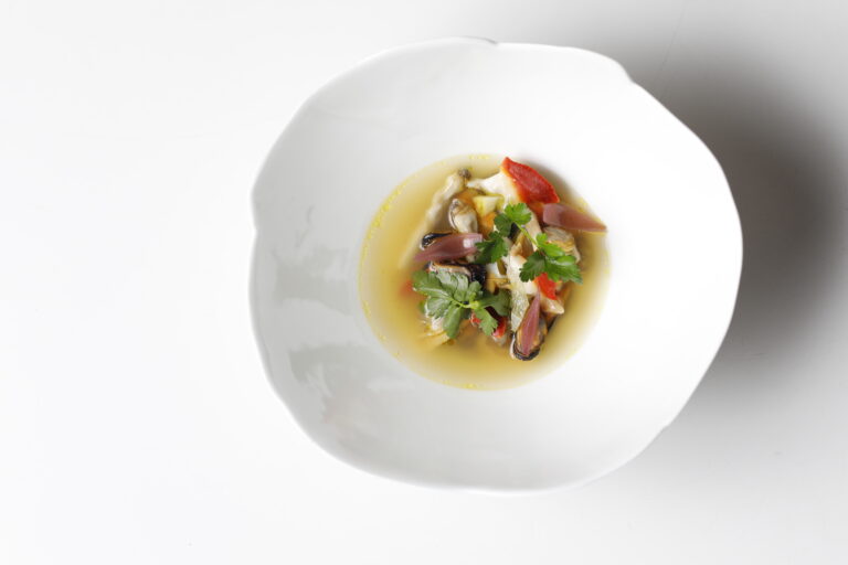 Frutti di mare dellAdriatico in  Brodeto  al pepe di Timut  scaled