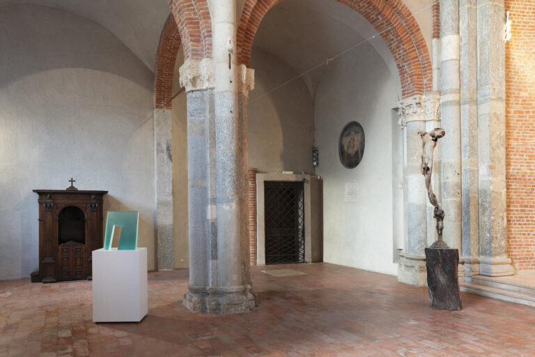 Il Numinoso. La tensione al sacro nell'arte italiana. Ipotesi contemporanee, Basilica di San Celso, Milano, Installation view, Ph Lorenzo Palmieri