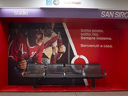 Coca Cola sponsor fermata San Siro Stadio