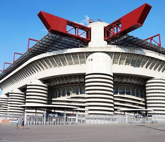 San Siro cambia volto: via gli ambulanti, scoppia la protesta