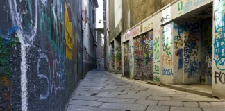 strada più stretta di Milano