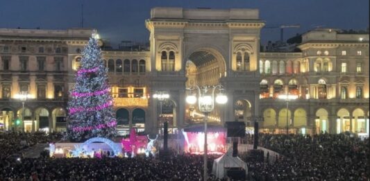 accensione albero piazza duomo