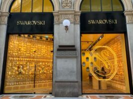 Chiude Swarovski in Galleria