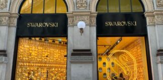Chiude Swarovski in Galleria