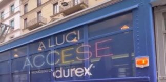 A luci accese