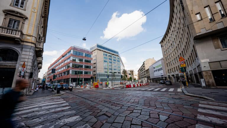Deloitte inaugura la nuova sede avveniristica a Milano: uno spazio innovativo per 6.000 persone
