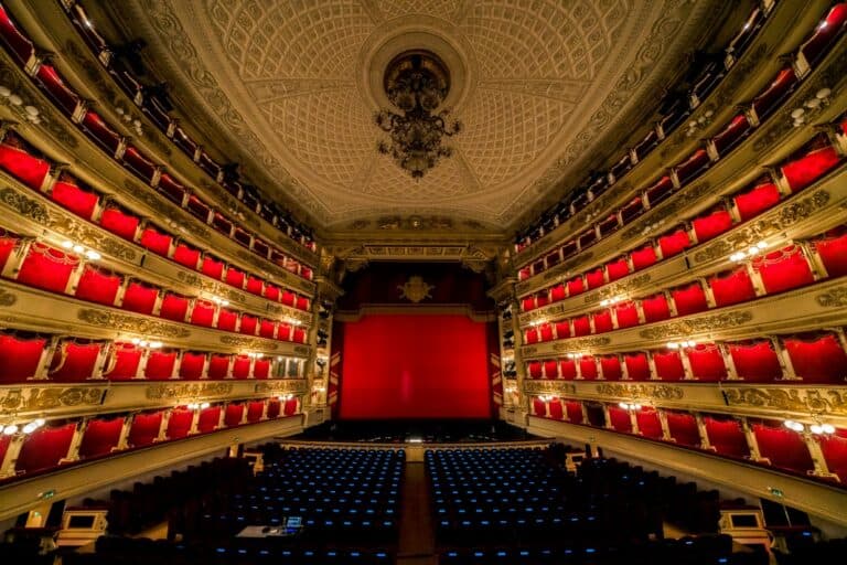 Degustazione gratuita di vini di alta qualità alla Scala di Milano