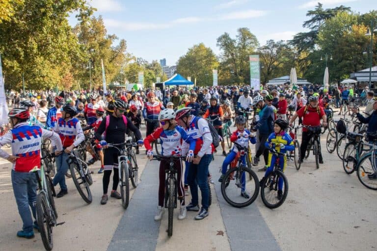 Milano, domenica il maxi corteo di biciclette: al via “Mille mila bici”