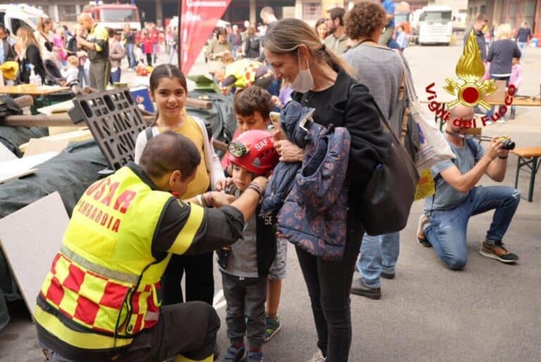 “Da grande farò il pompiere” festa per bambini nella caserma dei Vigili del Fuoco di Milano