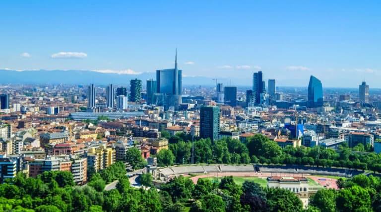 Isola: da quartiere trascurato a cuore pulsante della movida milanese