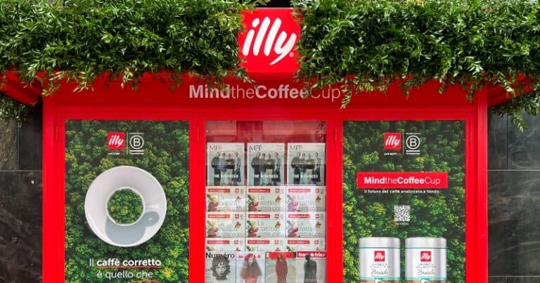 Illy trasforma l’edicola di Piazza San Babila in un bar per promuovere l’agricoltura rigenerativa