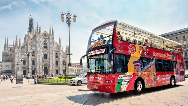 Stop ai bus turistici nel centro storico: una richiesta per tutelare il patrimonio di Milano Stop ai bus turistici nel centro storico: una richiesta per tutelare il patrimonio di Milano
