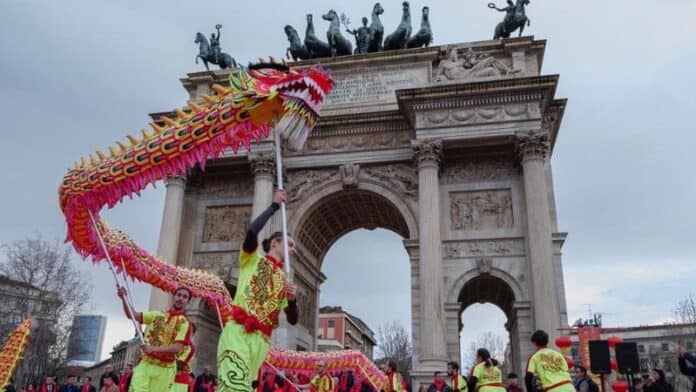 sfilata del Drago a Milano