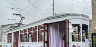 Louis Vuitton celebra 20 anni con Murakami: due tram speciali a Milano