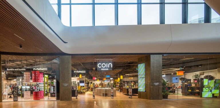 La chiusura di Coin a CityLife: un segnale preoccupante per i grandi magazzini a Milano