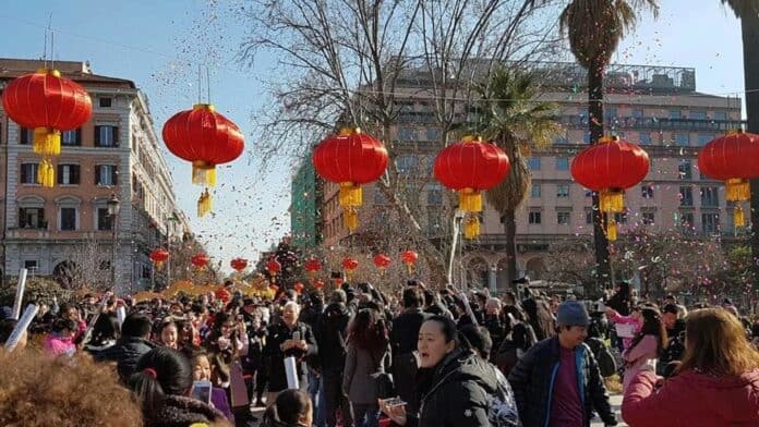 Folla e disagi in Chinatown durante il Capodanno cinese