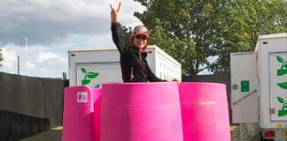 Lapee, il primo orinatoio femminile arriva al MI AMI Festival
