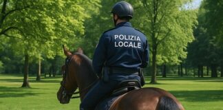 polizia locale a cavallo