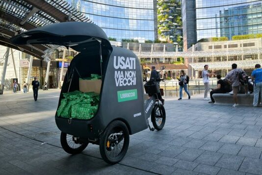 Libraccio gira per Milano