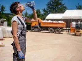 Allerta caldo a Milano: rischio per la salute e richiesta di stop ai lavori esterni