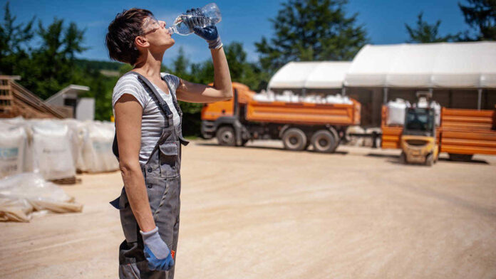 Allerta caldo a Milano: rischio per la salute e richiesta di stop ai lavori esterni