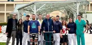Un paziente paraplegico torna a camminare al San Raffaele: è la prima volta al mondo