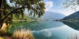 Laghi e montagne vicino a Milano: 7 mete fresche per una gita in giornata